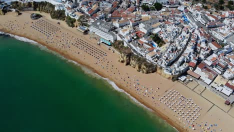 Drone-shot-of-the-beach-in-Albufeira,-Portugal