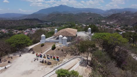 San-Cristobal-fortress-on-hilltop-in-small-town-of-Gracias,-Honduras