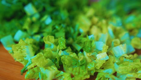 Chopped-lettuce,-close-up,-freshly-washed