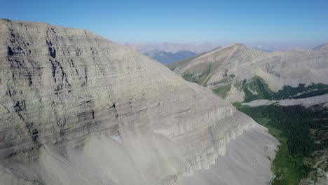 Aerial-Fly-Foward-of-Backcountry-Rocky-Mountains,-Kananaskis,-Alberta,-Canada