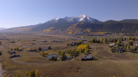 Aerial-views-near-Crested-Butte-Colorado-during-the-vibrant-colorful-fall-season