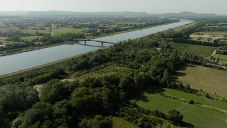 Großer-Französischer-Kanal,-Fluss-Rhone,-Luftlandschaft,-Ardèche,-Frankreich