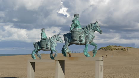 Horseback-Shrimp-Fishing-Statues-at-Oostduinkerke-beach,-Belgium