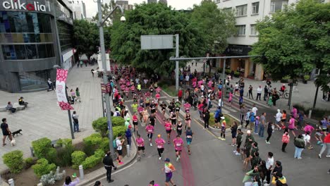 Drone-shot-of-runners-passing-during-the-Mexico-City-Marathon-in-Polanco