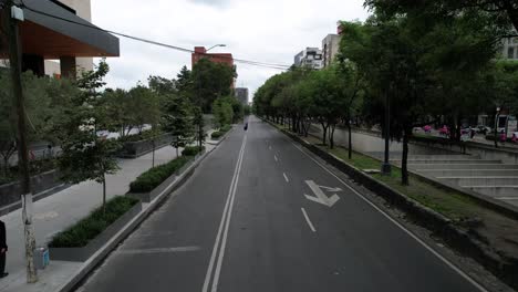 shot-of-empty-main-street-in-mexico-city-at-morning-in-Polanco-zone