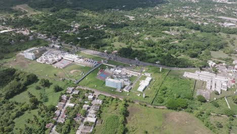 Drone-Orbit-Große-Strafanstalt-Für-Schwerverbrecher-In-Der-Karibik