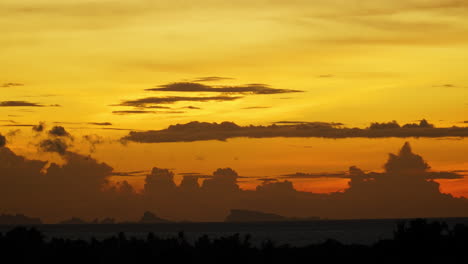 Spektakuläres-Zeitraffervideo-Zum-Sonnenuntergang-In-Koh-Tao,-Thailand