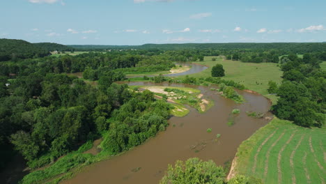 Picturesque-View-Of-Illinois-River-In-Arkansas,-United-States---aerial-shot