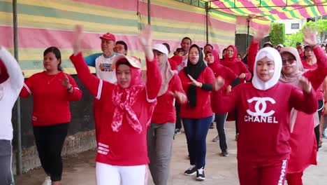 Yogyakarta,-Indonesien-–-27.-August-2023:-Die-Menschen-Feiern-Den-Unabhängigkeitstag-Indonesiens,-Indem-Sie-Gemeinsam-Turnen