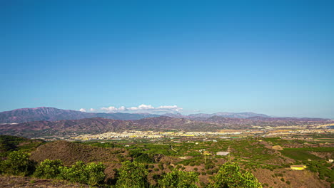 Blick-Vom-Cerro-De-La-Encina-Auf-Malaga,-Spanien,-Zeitraffer-Eines-Schönen-Tages