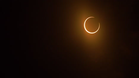 Timelapse-of-an-annular-solar-eclipse-moments-before-entering-totality,-October-14th,-2023