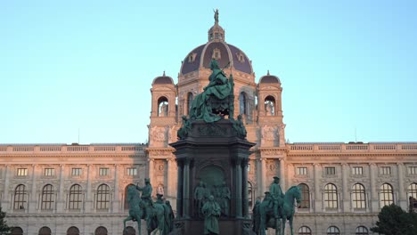 Kunsthistorisches-Museum-in-Vienna-with-Maria-Theresien-Platz