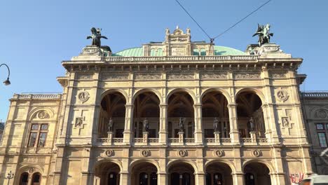 Vienna-State-Opera-is-1,709-seat-Renaissance-Revival-venue-and-first-major-building-on-the-Vienna-Ring-Road