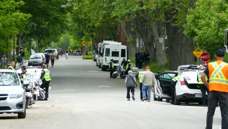 Polizisten-Im-Einsatz-Im-Freien-Während-Des-44.-G7-Gipfels-In-La-Malbaie,-Quebec,-Kanada