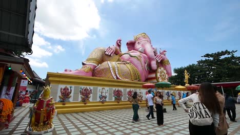 Die-Höchste-Rosafarbene-Ganehsa-Statue-Der-Welt,-Thailand