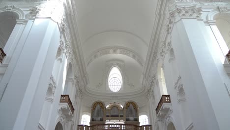 Kollegienkirche-Dedicada-A-La-Inmaculada-Concepción,-Es-Parte-De-La-Unesco
