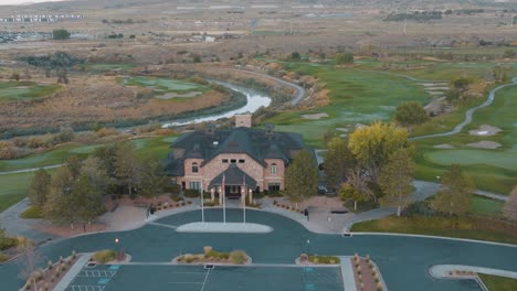 Clubhouse-at-the-Thanksgiving-Point-golf-club-along-the-Jordan-River-Parkway---aerial-flyover