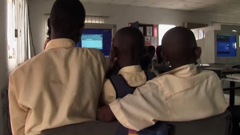Kids-inside-an-internet-café-Nigeria