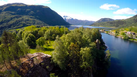 Wunderschöne-Natur-Norwegen.-Flug-über-Den-Sognefjord.