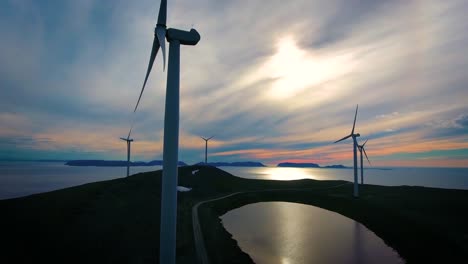 Molinos-De-Viento-Para-La-Producción-De-Energía-Eléctrica-Parque-De-Molinos-De-Viento-Havoygavelen-Noruega