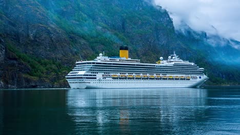 Cruise-Ship,-Cruise-Liners-On-Hardanger-fjorden,-Norway