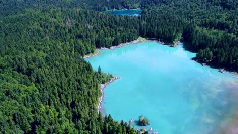 Lago-Fusine-Lago-Superior-Italia-Alpes.-Vuelos-Aéreos-Con-Drones-FPV.