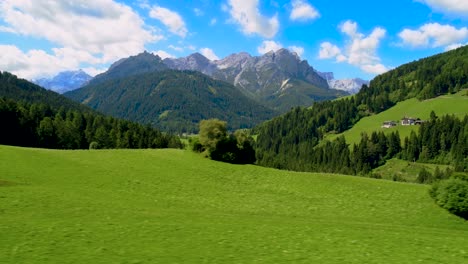 Malerische-Aussicht-Auf-Die-Wunderschöne-Landschaft-In-Den-Alpen