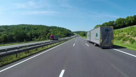 Timelapse-car-driving-on-the-autobahn