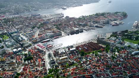 Bergen-Ist-Eine-Stadt-Und-Gemeinde-Im-Hordaland-An-Der-Westküste-Norwegens.-Bergen-Ist-Die-Zweitgrößte-Stadt-Norwegens.