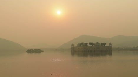 Jal-Mahal-(meaning-Water-Palace)-is-a-palace-in-the-middle-of-the-Man-Sagar-Lake-in-Jaipur-city,-the-capital-of-the-state-of-Rajasthan,-India.