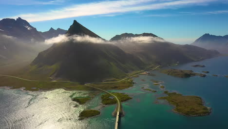Fredvang-Puentes-Panorama-Islas-Lofoten