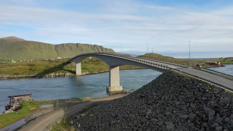 Fredvang-Brücken-Panorama-Lofoten-Inseln