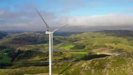 Windmühlen-Zur-Stromerzeugung-In-Norwegen