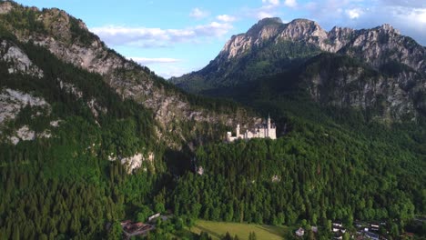 Castillo-De-Neuschwanstein-Alpes-Bávaros-Alemania