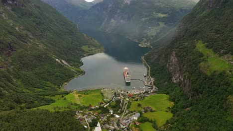 Geiranger-Fjord,-Norwegen.-Schöne-Natur-Norwegen-Naturlandschaft.