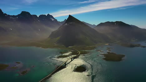 Fredvang-Brücken-Panorama-Lofoten-Inseln
