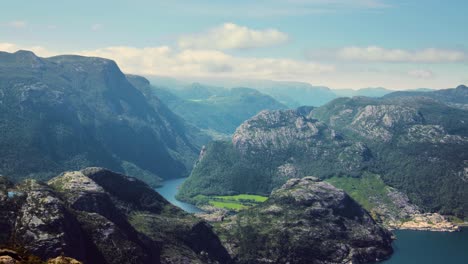 Hermosa-Naturaleza-Noruega-Paisaje-Natural-Timelapse