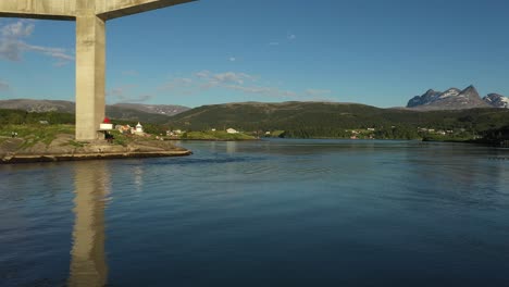 Brücke-über-Die-Strudel-Des-Strudels-Von-Saltstraumen,-Nordland,-Norwegen.-Schöne-Natur-Norwegen-Naturlandschaft.