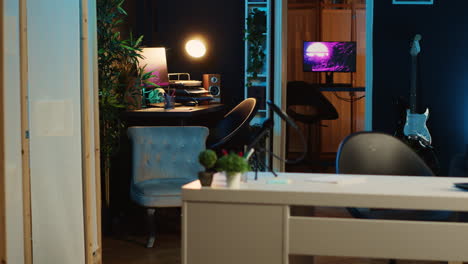 3D-renders-on-computers-in-living-room