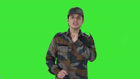 Hombre-Enojado-Del-Ejército-Indio-Gritando-Pantalla-Verde
