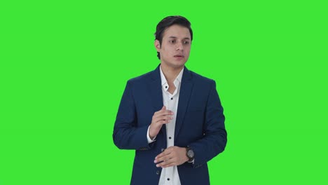 Gestresster-Und-Angespannter-Indischer-Geschäftsmann-Auf-Grünem-Bildschirm