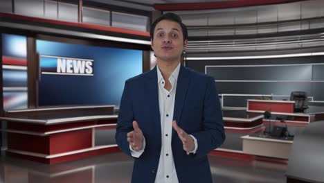 Feliz-Periodista-Indio-Leyendo-Noticias