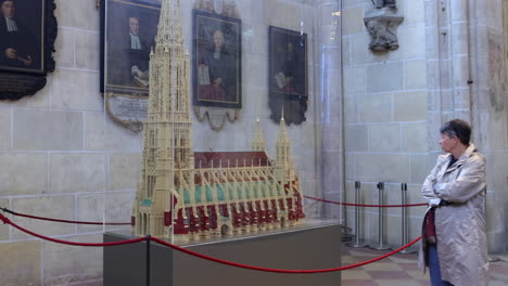 Public-display-of-scale-model-of-Ulmer-Münster,-Lutheran-Church,-Ulm,-Germany
