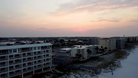 Luftaufnahme-Vor-Sonnenaufgang-Vom-Okalaoosa-Island-Beach-In-Destin-Fort-Walton-Beach,-Florida