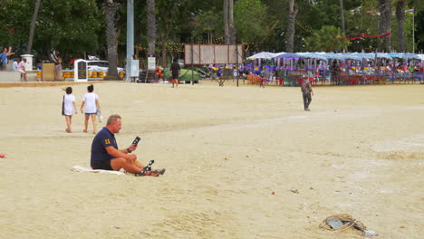 A-Tourist-relax-enjoying-the-time-on-Pattaya-beach,-Chonburi,-Thailand