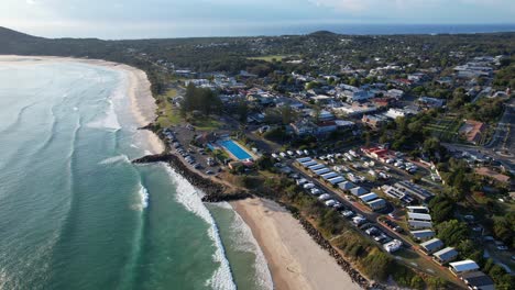 Byron-Bay-Schwimmbad-Und-Strandhotels-–-Byron-Bay-Beach-Bei-Sonnenaufgang-In-New-South-Wales,-Australien