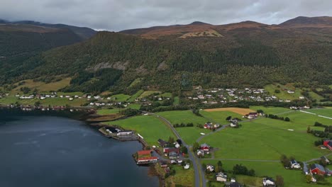 Luftaufnahme-über-Syvde,-Gemeinde-Vanylven,-Norwegen