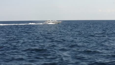 Speed-Boats-drove-home-from-Nusa-Penida-Island,-Bali,-Indonesia
