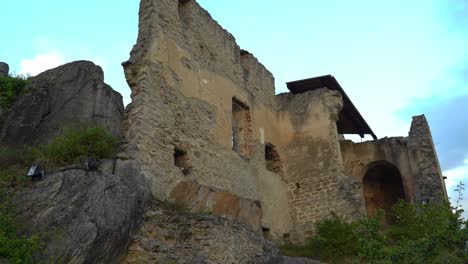 Stone-Wall-of-Ruins-of-Durnstein-castle-in-Durnstein