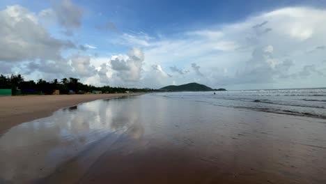 Eine-Sehr-Entspannte-Atmosphäre-Am-Agonda-Beach,-Goa,-Indien,-4K